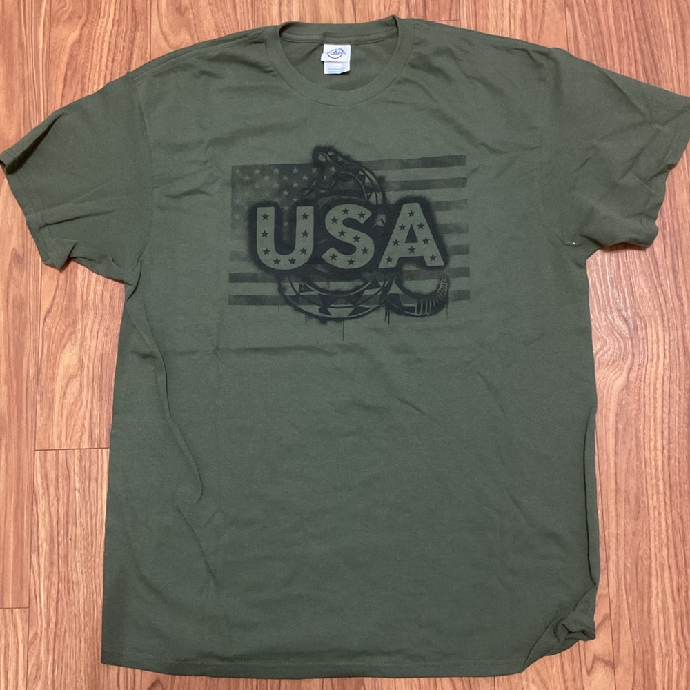 USA green shirt